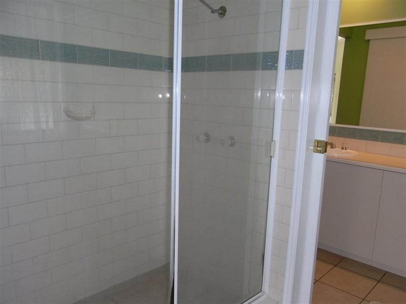 16 Rathdowne Court, Urraween QLD 4655