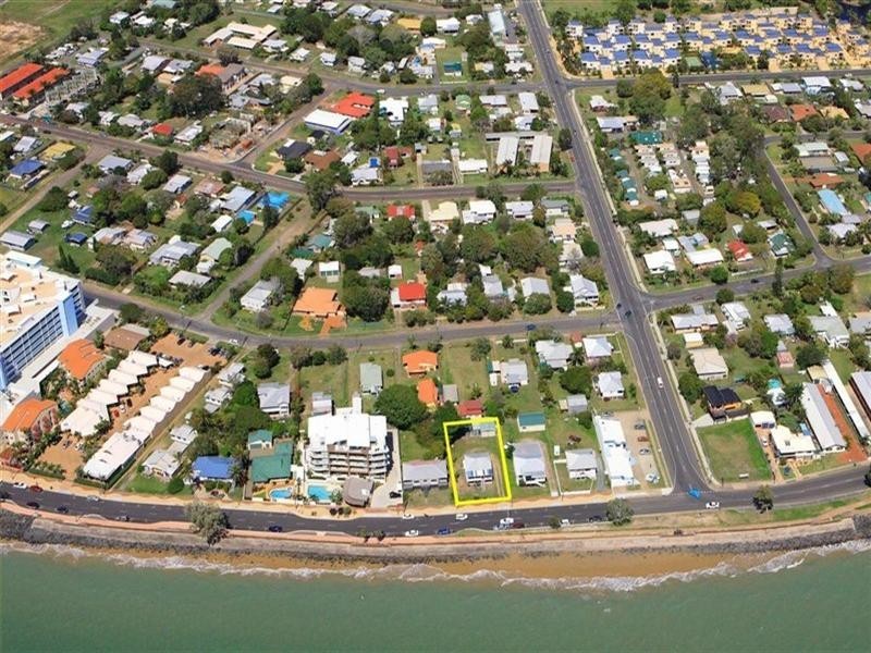 556 Charlton Esplanade, Urangan QLD 4655