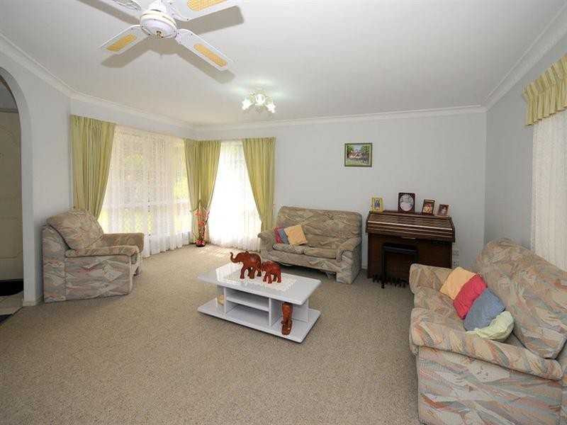 11 Patrick Street, Point Vernon QLD 4655