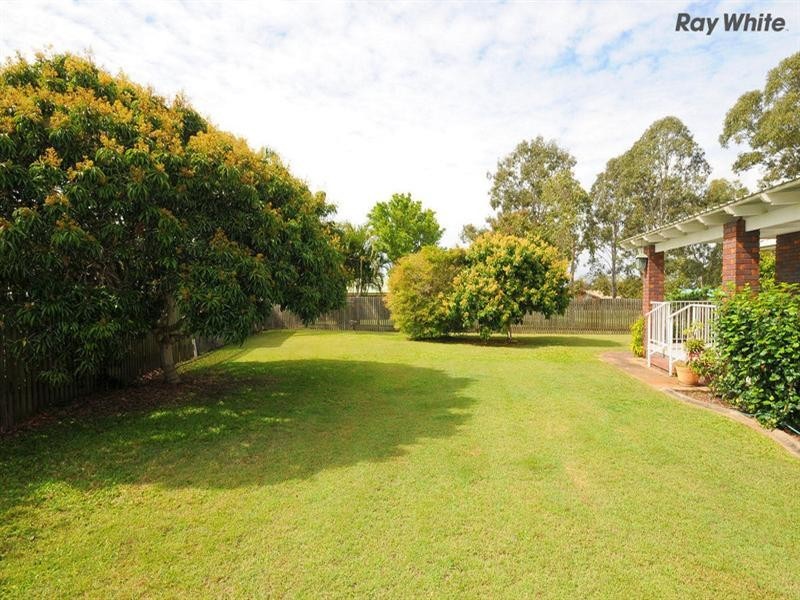 11 Patrick Street, Point Vernon QLD 4655