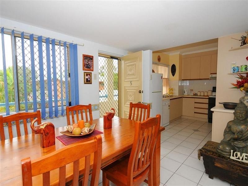 5/3 Beach Road, Pialba QLD 4655