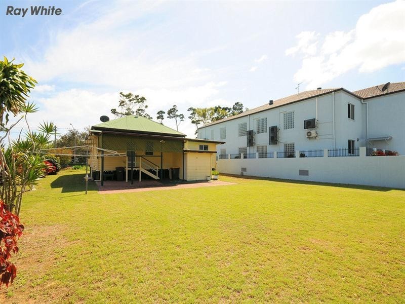 319 Esplanade, Scarness QLD 4655