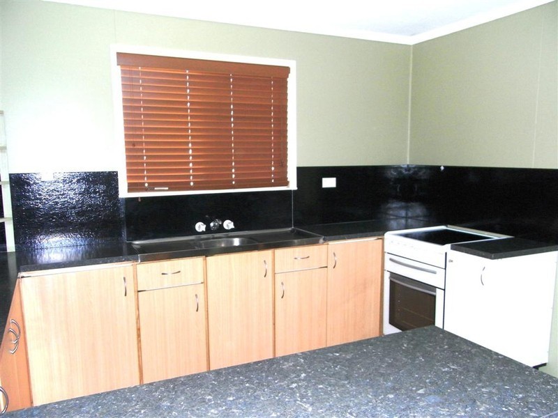 62 Drummond Street, Urangan QLD 4655