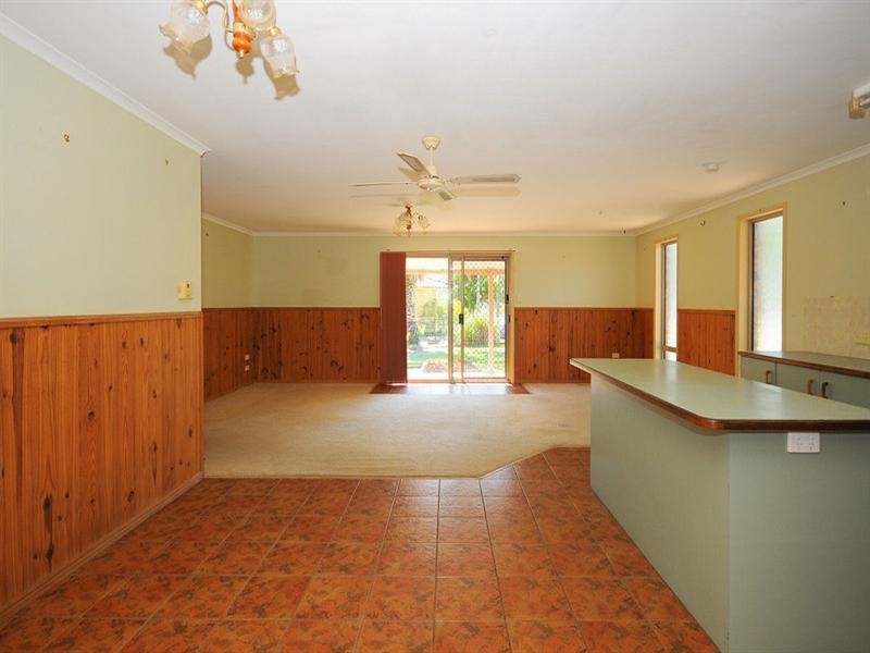 703 Boat Harbour Drive, Urangan QLD 4655