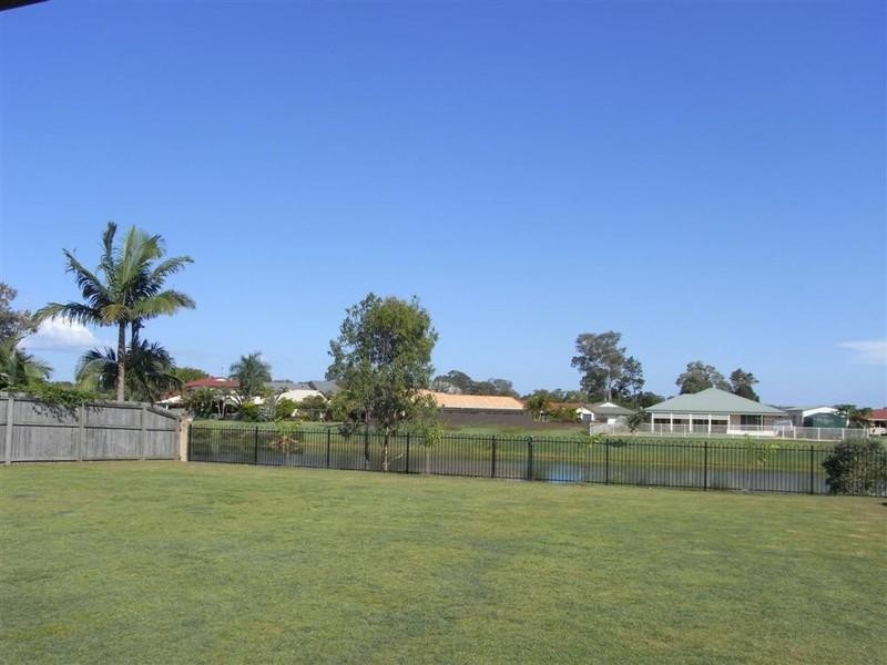 9 Treviso Court, Urangan QLD 4655