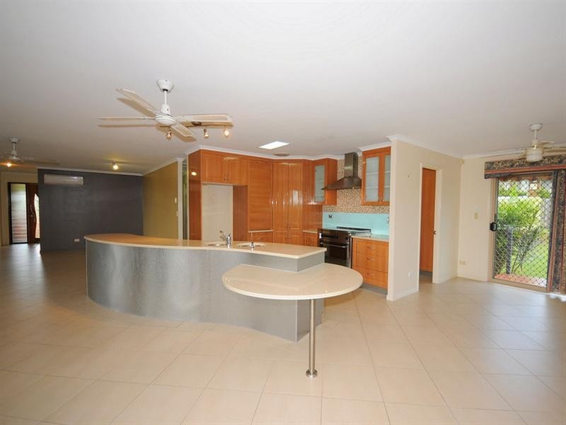 1 Doss Court, Urraween QLD 4655