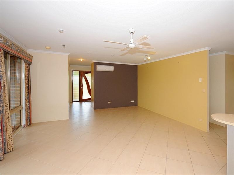 1 Doss Court, Urraween QLD 4655