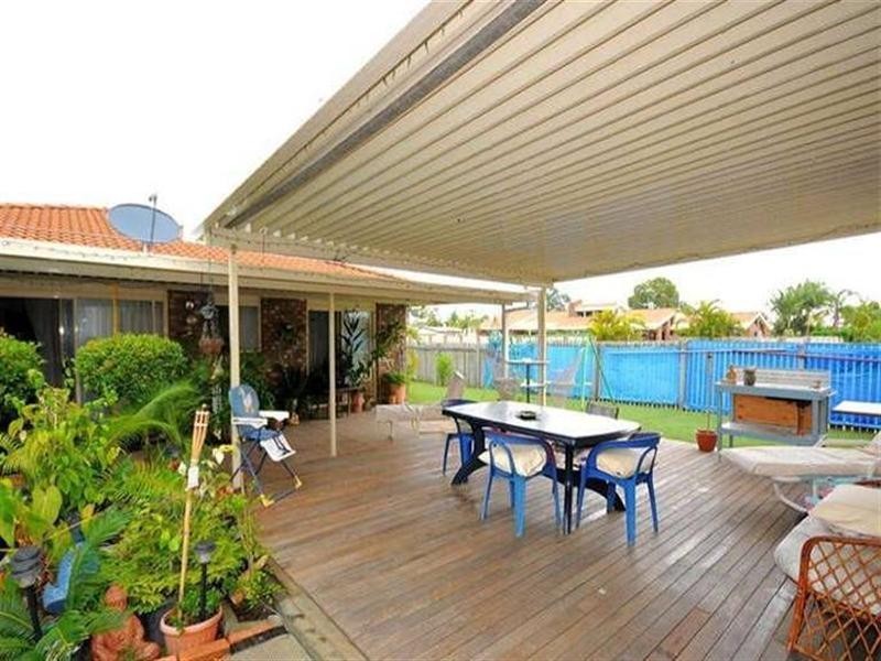 2 Meledie Avenue, Kawungan QLD 4655