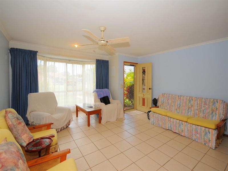 2 Meledie Avenue, Kawungan QLD 4655