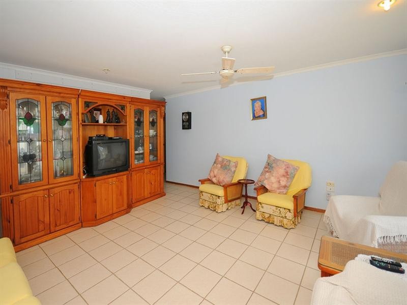 2 Meledie Avenue, Kawungan QLD 4655