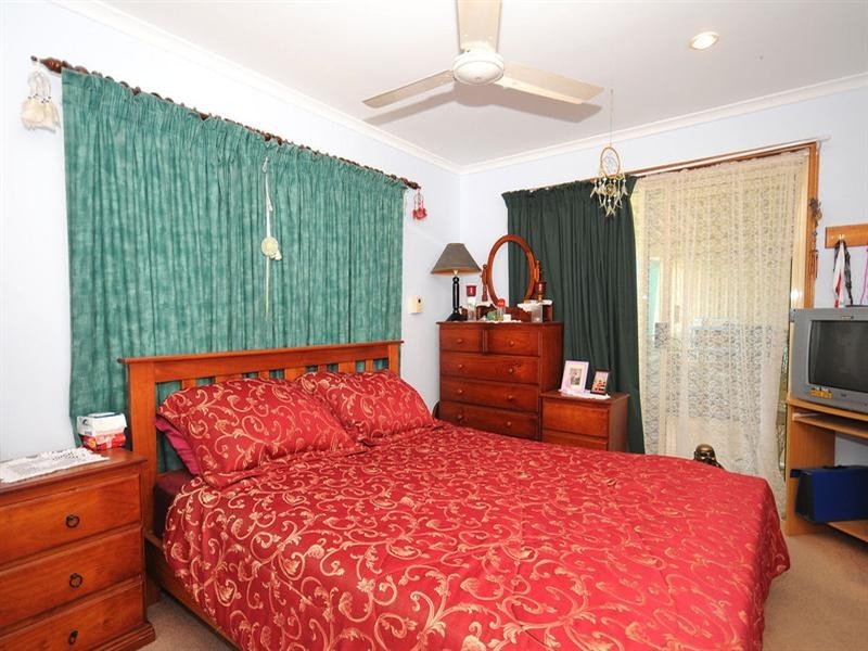 2 Meledie Avenue, Kawungan QLD 4655