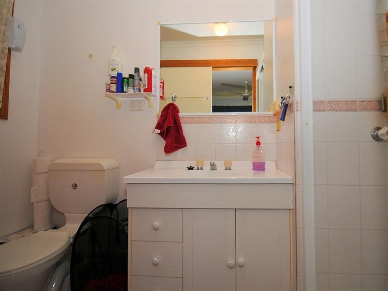 2 Meledie Avenue, Kawungan QLD 4655