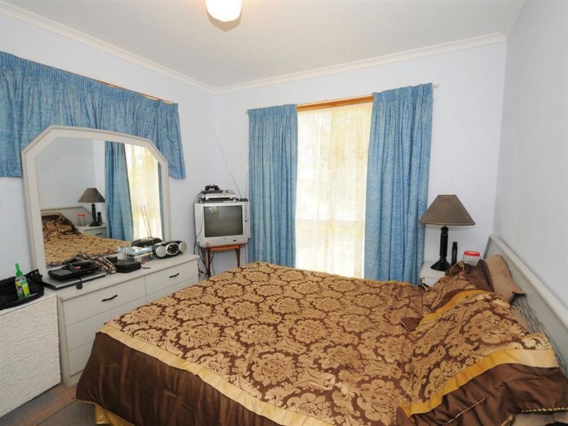 2 Meledie Avenue, Kawungan QLD 4655