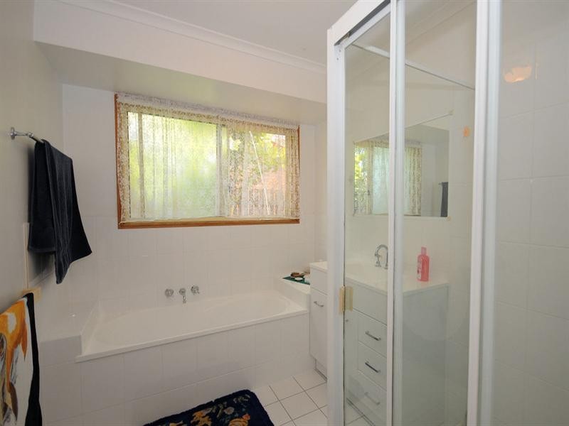 2 Meledie Avenue, Kawungan QLD 4655