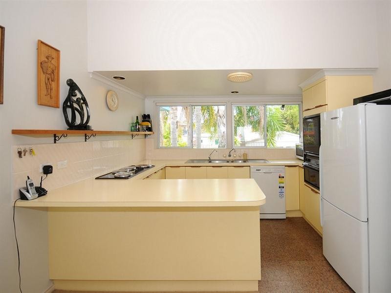 159 Charlton Esplanade, Point Vernon QLD 4655