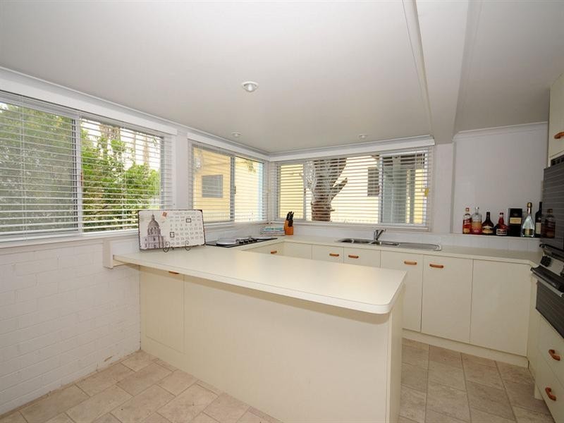 159 Charlton Esplanade, Point Vernon QLD 4655