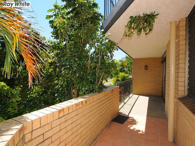 1/242 Charlton Esplanade, Pialba QLD 4655