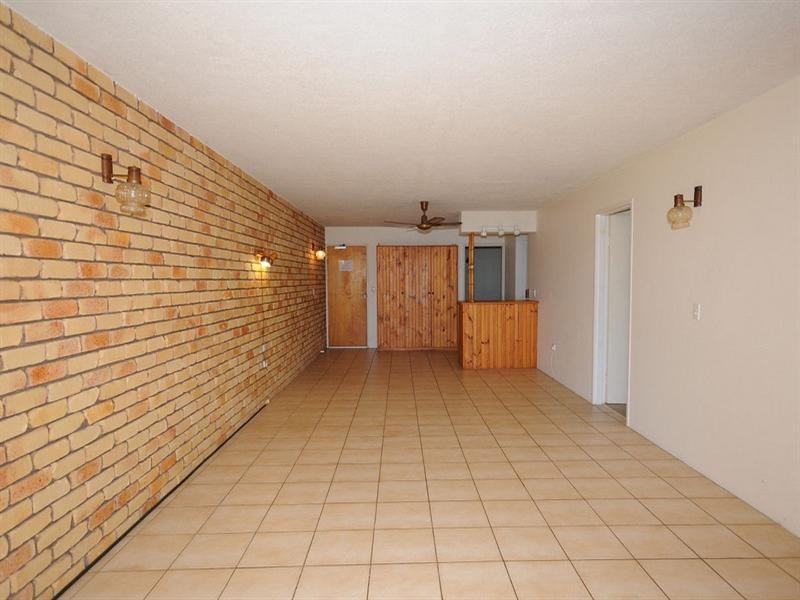 1/242 Charlton Esplanade, Pialba QLD 4655