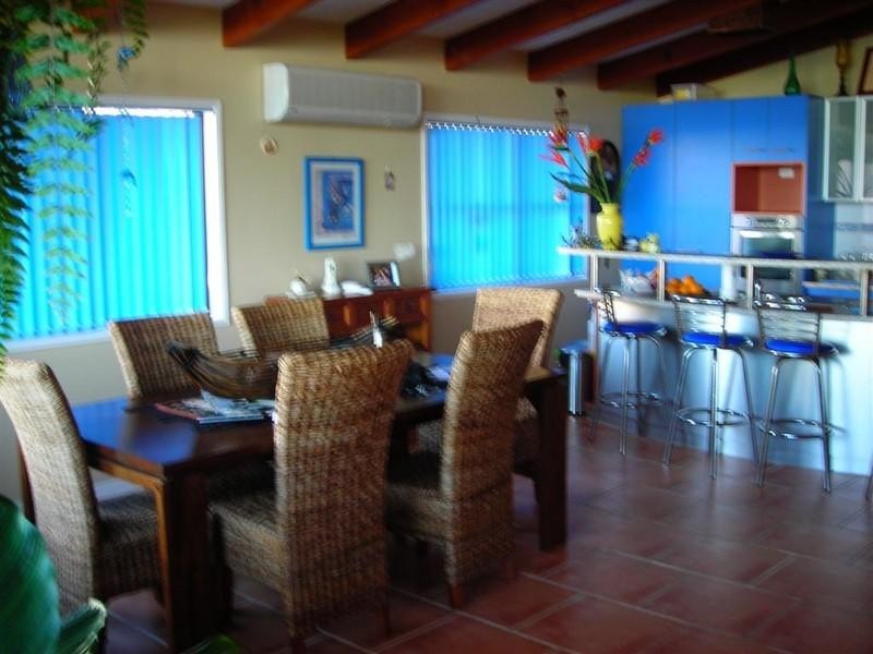 64 Esplanade, Point Vernon QLD 4655