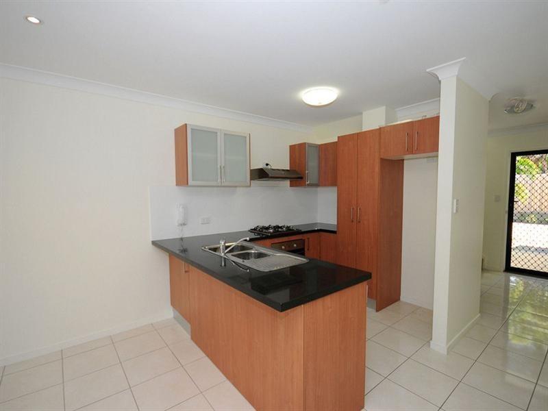 27/654 Charlton Esplanade, Urangan QLD 4655