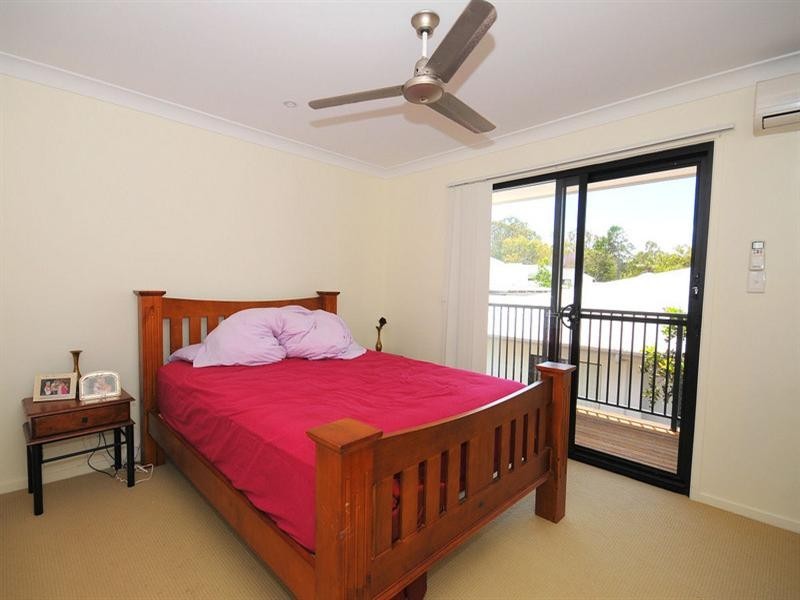27/654 Charlton Esplanade, Urangan QLD 4655