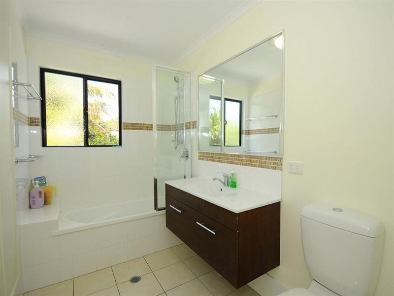 27/654 Charlton Esplanade, Urangan QLD 4655