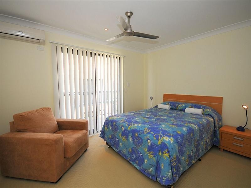 18/654 Charlton Esplanade, Urangan QLD 4655