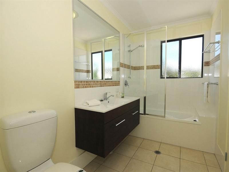 18/654 Charlton Esplanade, Urangan QLD 4655