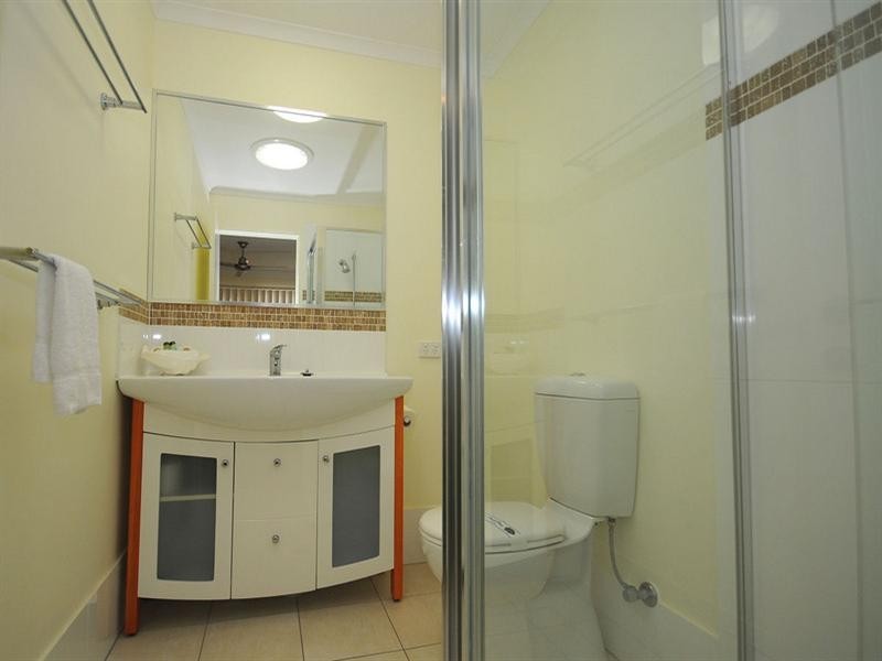 17/654 Charlton Esplanade, Urangan QLD 4655