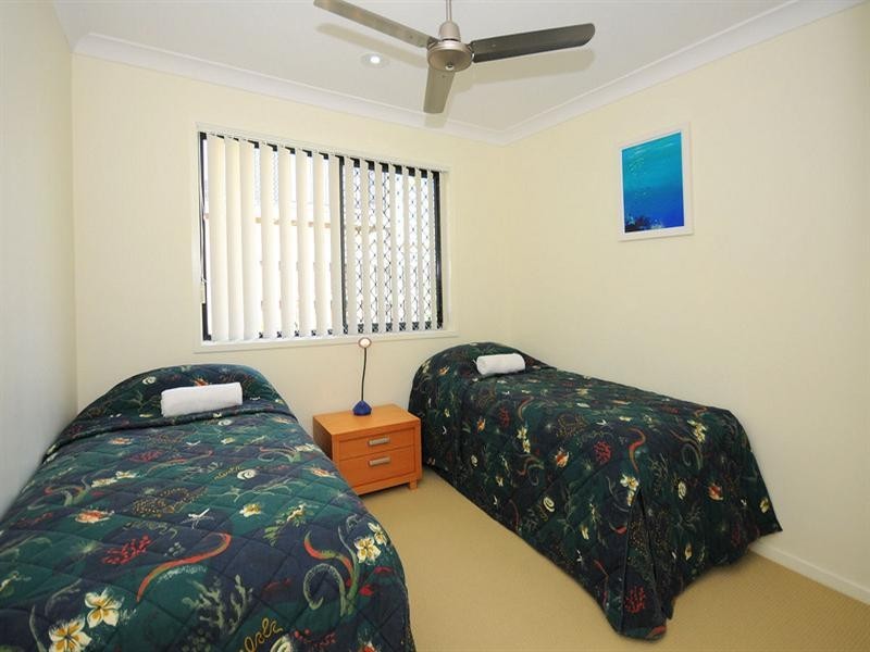 17/654 Charlton Esplanade, Urangan QLD 4655