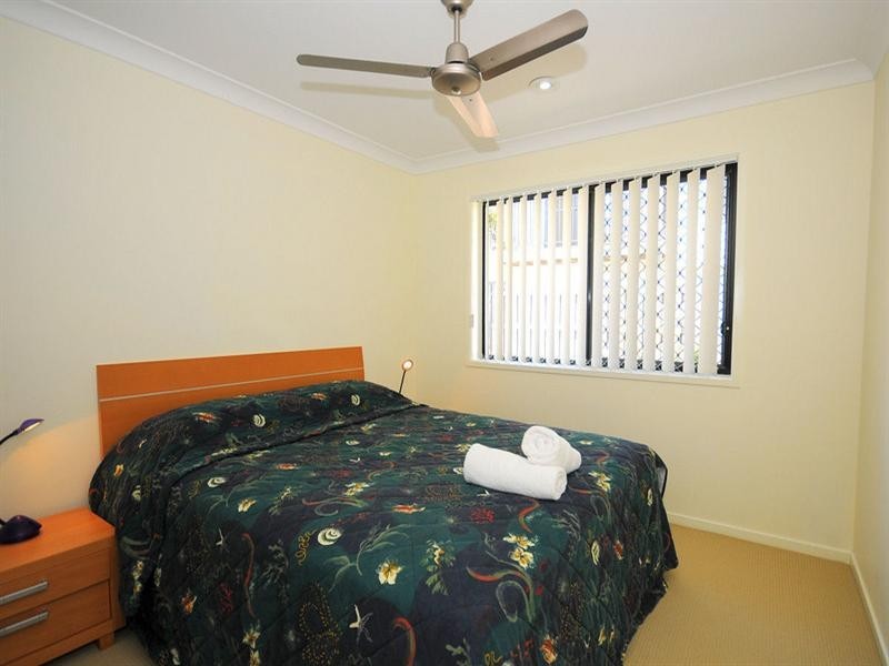 17/654 Charlton Esplanade, Urangan QLD 4655