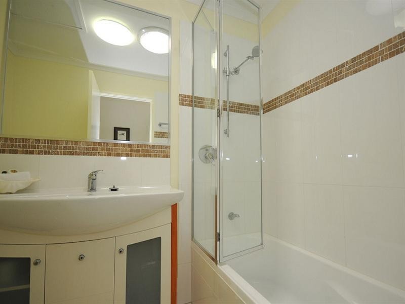 17/654 Charlton Esplanade, Urangan QLD 4655