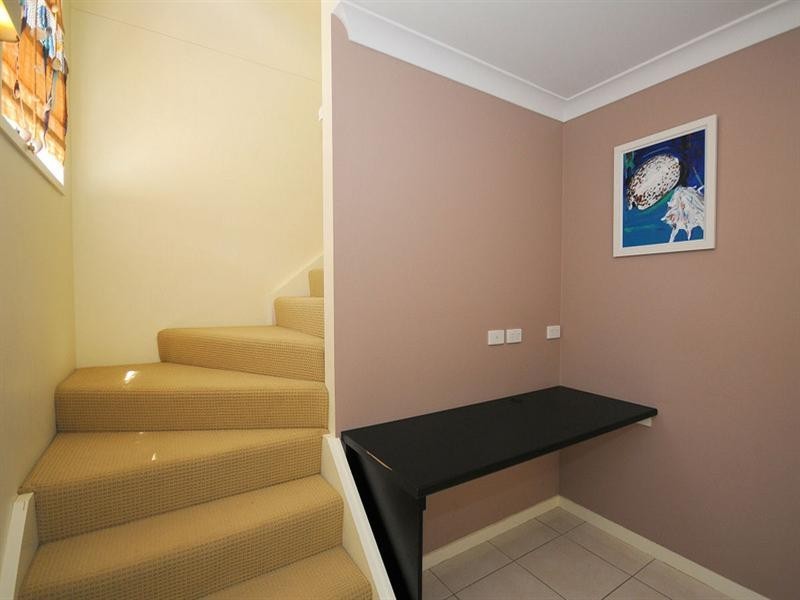 17/654 Charlton Esplanade, Urangan QLD 4655