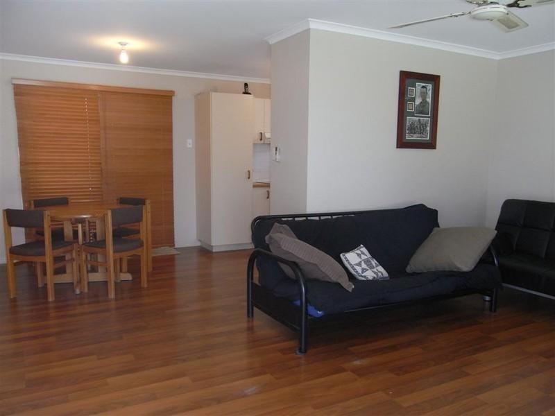 111 Limpus Street, Urangan QLD 4655