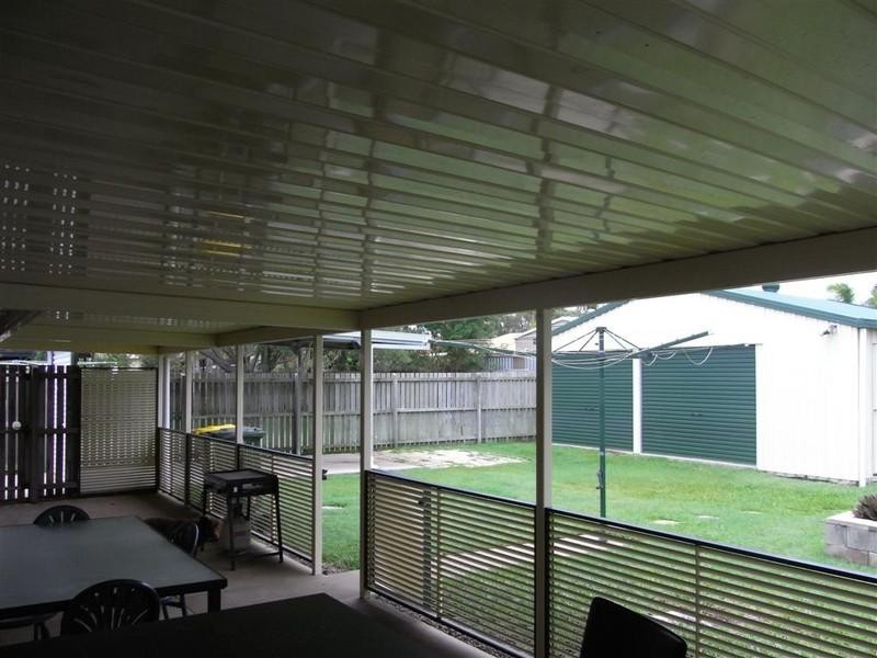 111 Limpus Street, Urangan QLD 4655