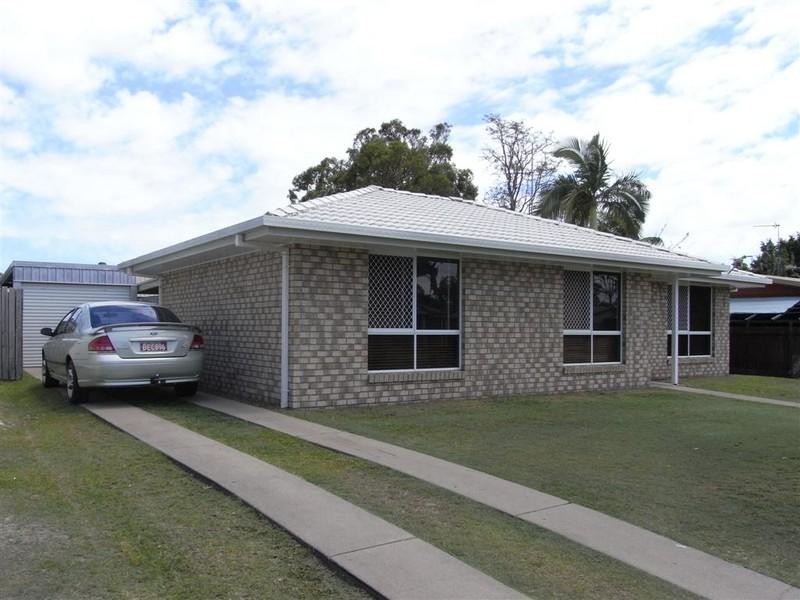 111 Limpus Street, Urangan QLD 4655