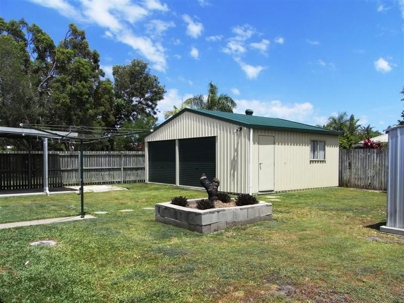 111 Limpus Street, Urangan QLD 4655