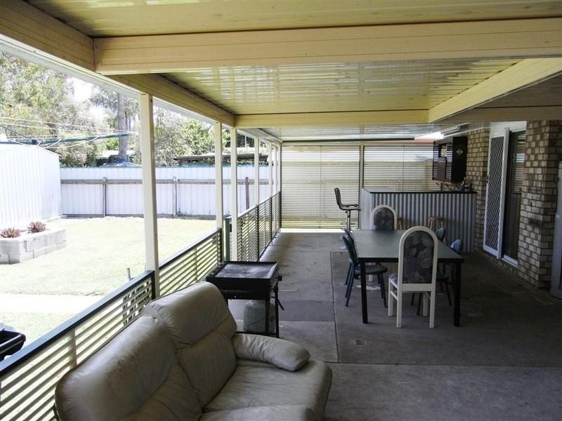 111 Limpus Street, Urangan QLD 4655