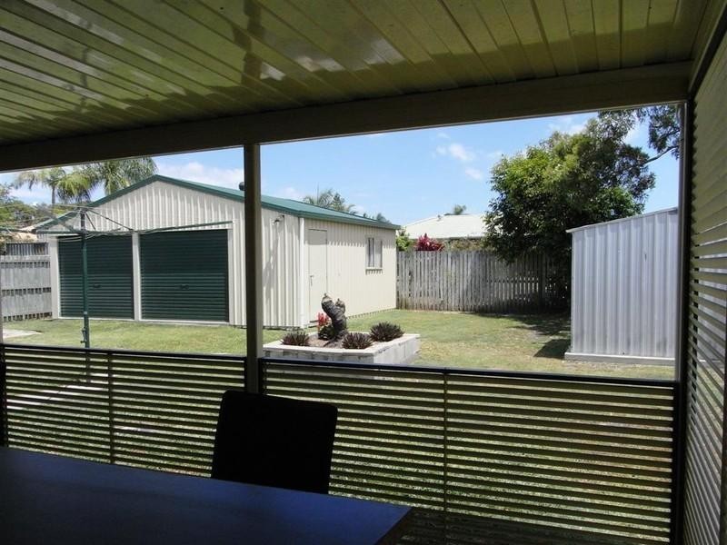 111 Limpus Street, Urangan QLD 4655