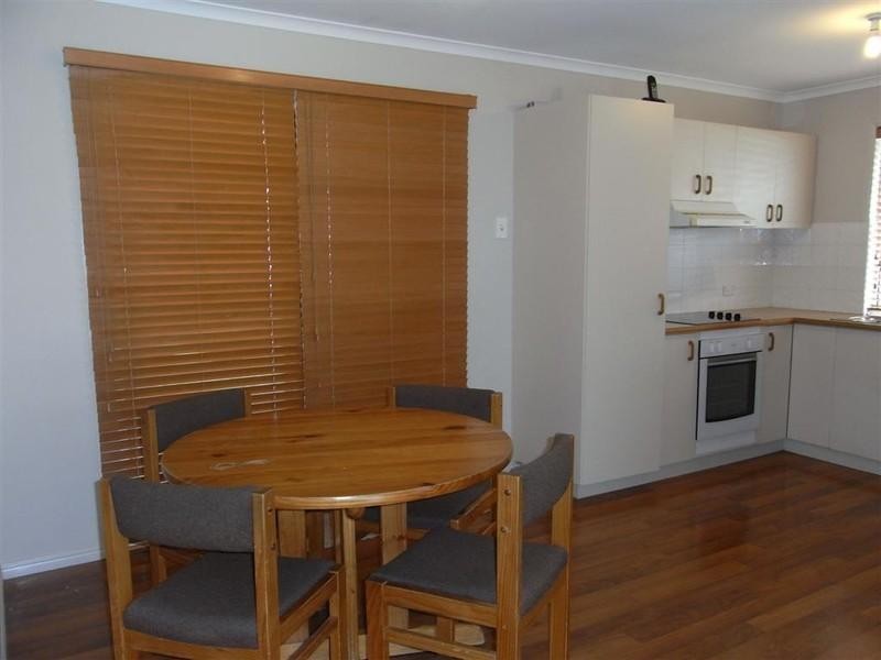 111 Limpus Street, Urangan QLD 4655