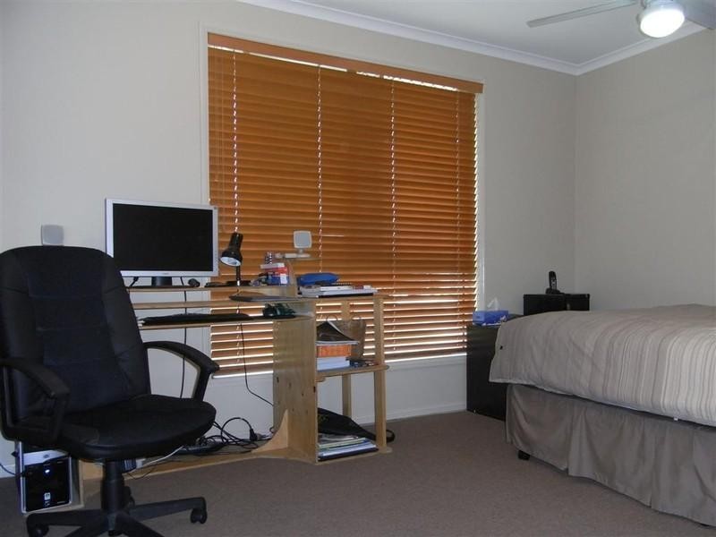 111 Limpus Street, Urangan QLD 4655