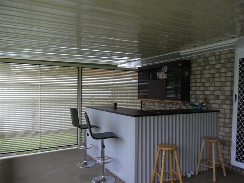 111 Limpus Street, Urangan QLD 4655