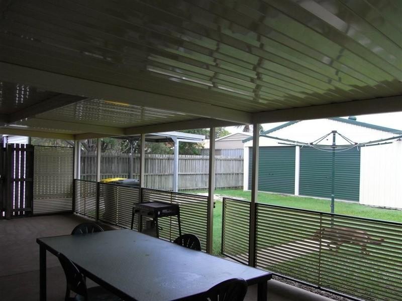 111 Limpus Street, Urangan QLD 4655