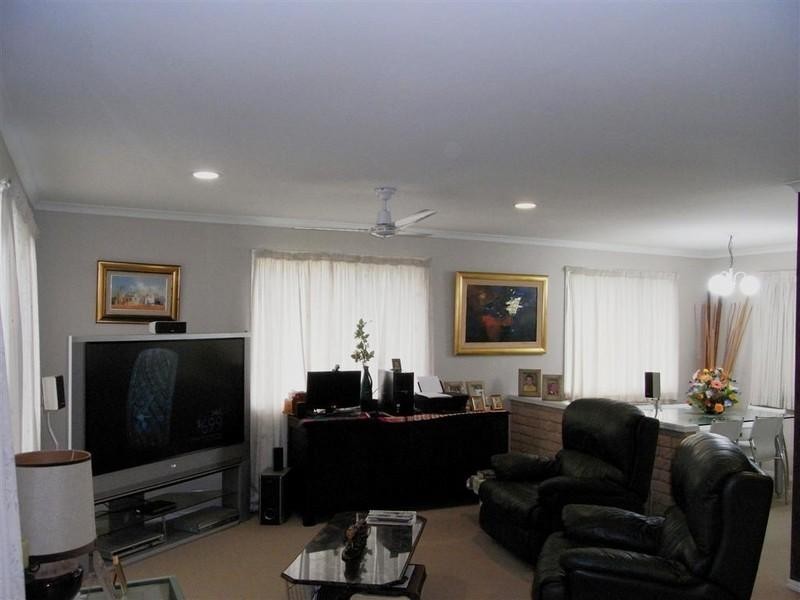 9 Trisha Court, Scarness QLD 4655