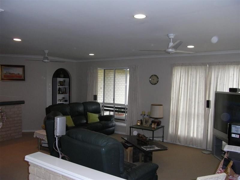 9 Trisha Court, Scarness QLD 4655