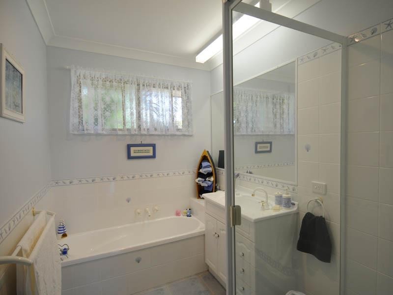 22 Cove Boulevard, River Heads QLD 4655