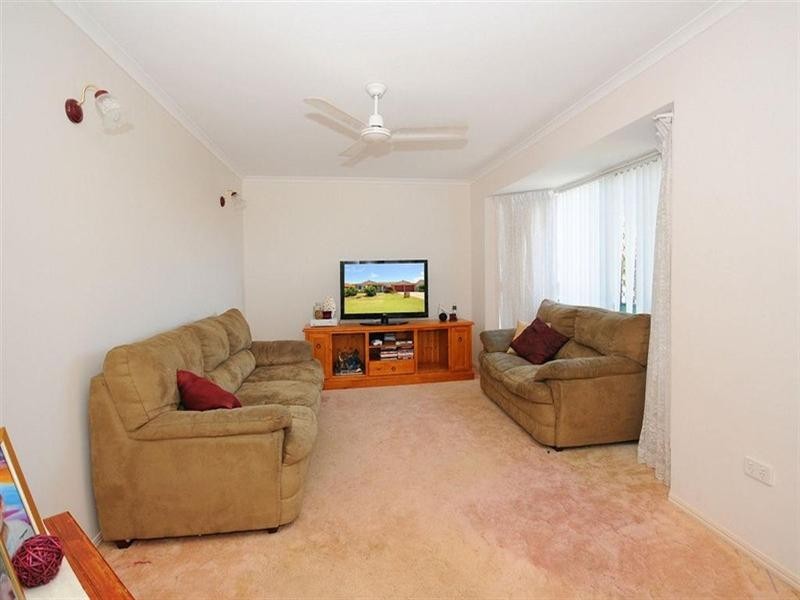 9 Satinay Street, Urangan QLD 4655