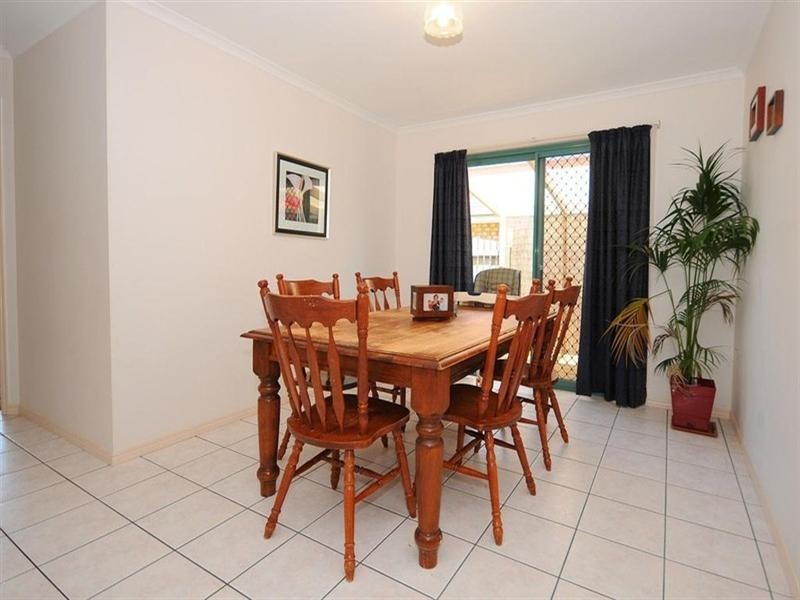 9 Satinay Street, Urangan QLD 4655