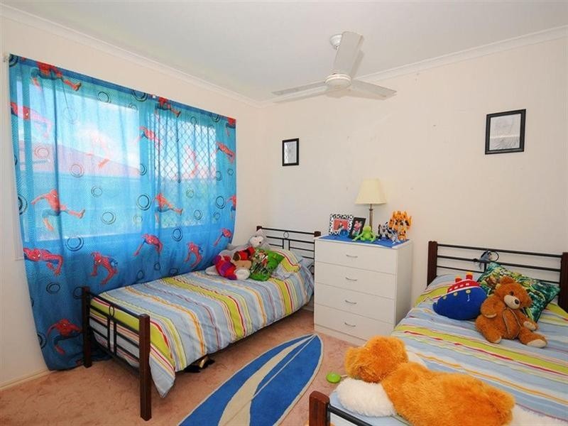 9 Satinay Street, Urangan QLD 4655