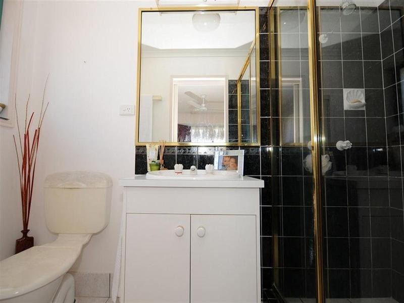 9 Satinay Street, Urangan QLD 4655